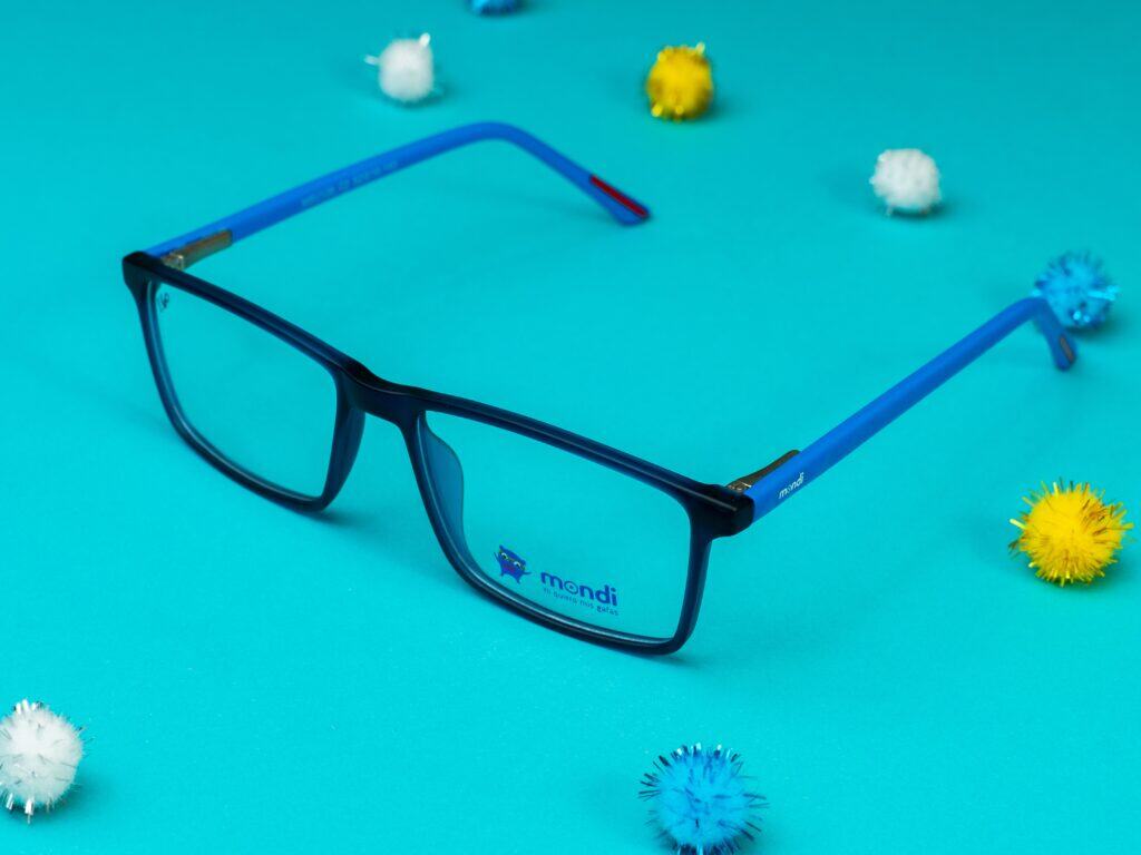 Mondi: Monturas para adolescentes desde los 10 años con modelos únicos y divertidos.