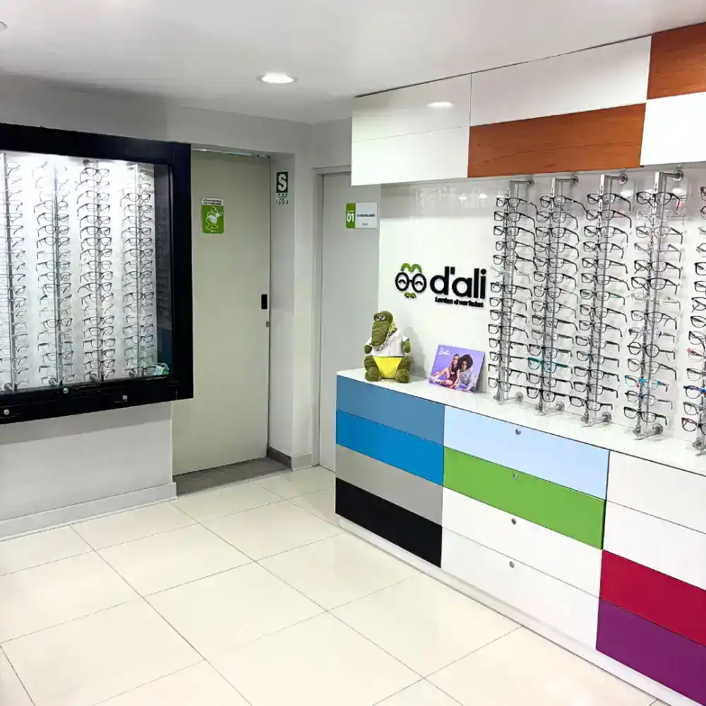 ¡Convierte la elección de tus lentes en una experiencia divertida!